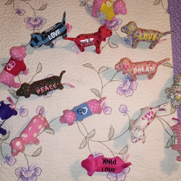 Vintage Victoria's Secret VS Pink Small Mini Pups Dogs Lot Santa Y2K Lot Set - Picture 6 of 6